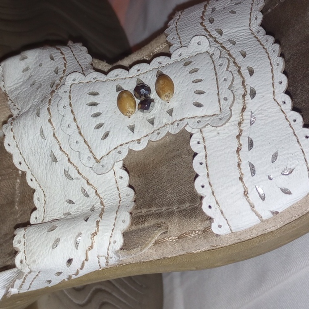 Earth Spirit strappy sandals vintage and great conditions still lots of walking